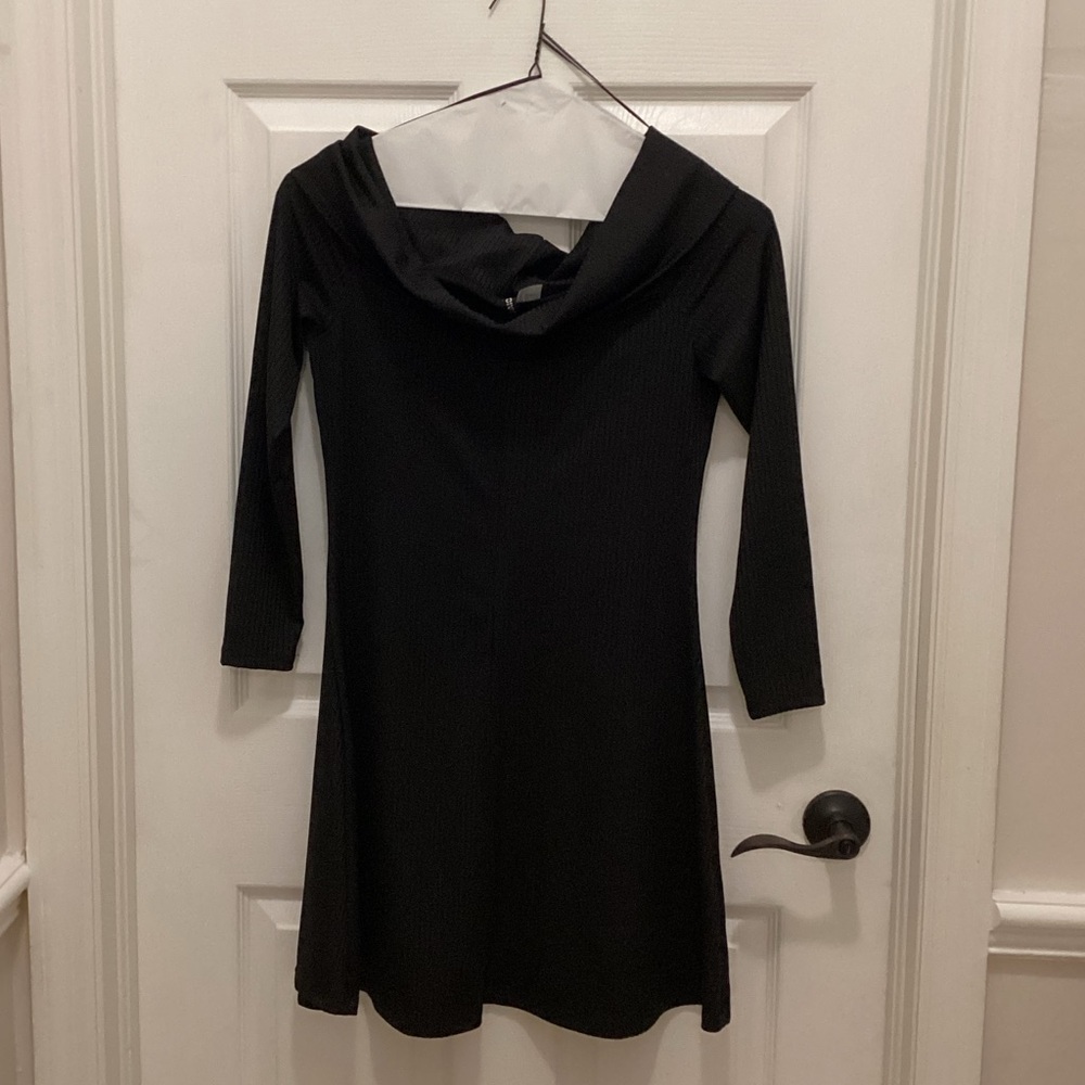 Divided Black Long Sleeve Dress